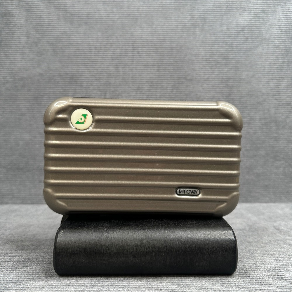 Rimowa EVA Air Royal Laurel Class Amenity Kit Hardshell Case Champagne Gold